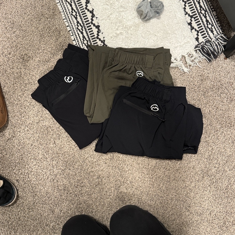 3 pairs of Magellan Outdoors youth (14/16) Fishing pants - like new. - Picture 4 of 4